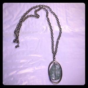 Elegant necklace (costume jewelry)